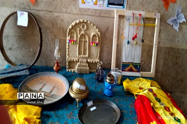 افتتاح نمایشگاه خانواده و هویت ایرانی در دبستان آزاده بهبهان