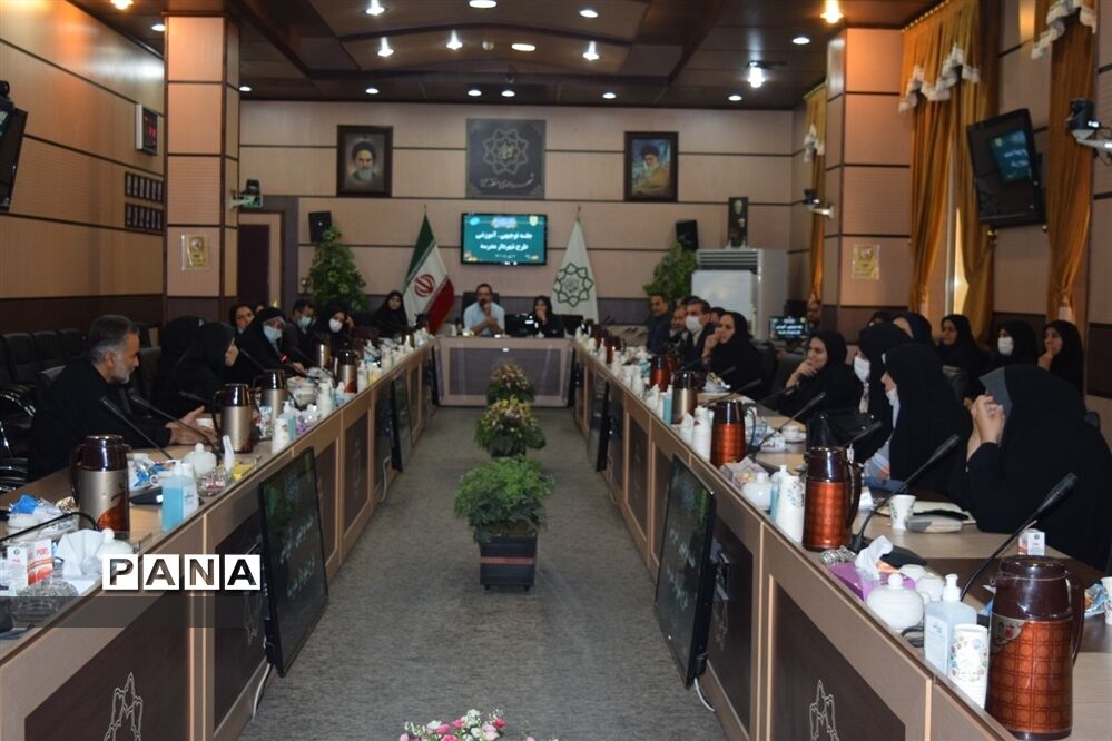 جلسه توجیهی طرح شهردار مدرسه در منطقه ۱۴