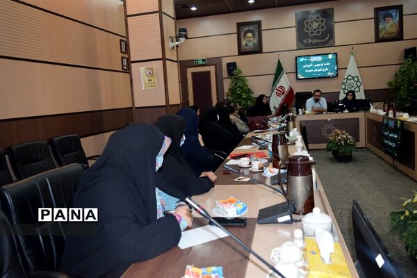 جلسه توجیهی طرح شهردار مدرسه در منطقه ۱۴