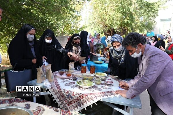 نخستین همایش «بازنمایی هویت روستایی» در شهرستان کاشان