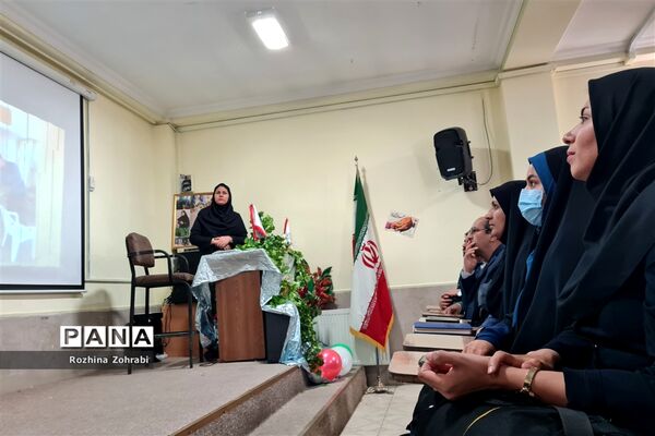 برگزاری همایش مهربان ترین پدر در ناحیه یک شیراز