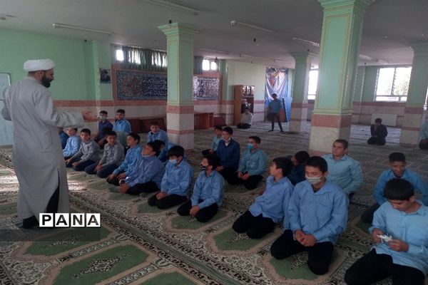 زنگ تربیت معنوی و فرهنگی در مدارس ملارد