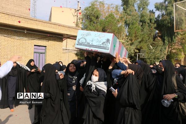 تجدید میثاق دانش‌آموزان دبیرستان قائمیه با شهید گمنام