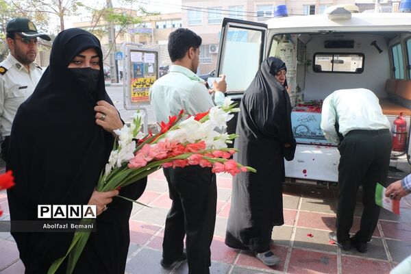 تجدید میثاق دانش‌آموزان دبیرستان قائمیه با شهید گمنام