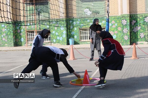 برگزاری مسابقات گروهی ورزشی در مدارس