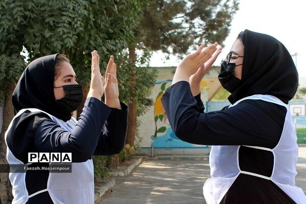 برگزاری مسابقات گروهی ورزشی در مدارس