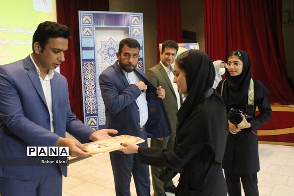 تجلیل از پیشکسوتان ‌‌تربیت‌بدنی‌، مربیان و دانش‌آموزان مدال‌آور استان بوشهر ( 2 )