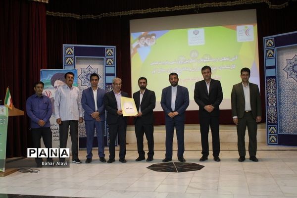 تجلیل از پیشکسوتان ‌‌تربیت‌بدنی‌، مربیان و دانش‌آموزان مدال‌آور استان بوشهر ( 2 )