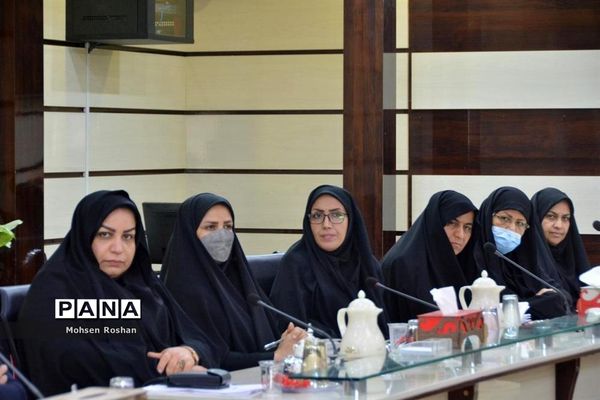 دیدار نماینده مردم بوشهر در مجلس شورای اسلامی با شورای معاونان اداره‌کل آموزش و پرورش بوشهر