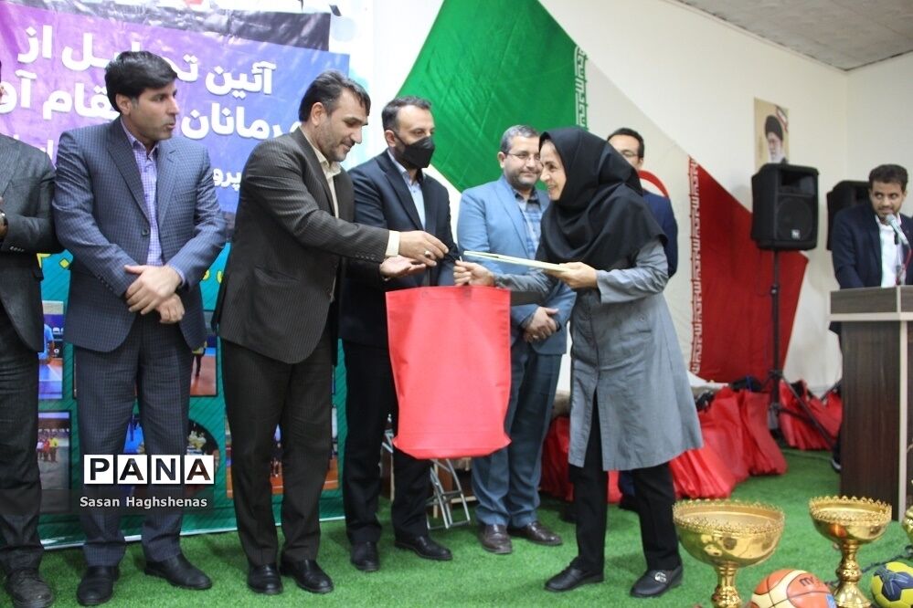 مراسم تجلیل از قهرمانان و مقام‌آوران ورزشی آموزش و پرورش اسلامشهر