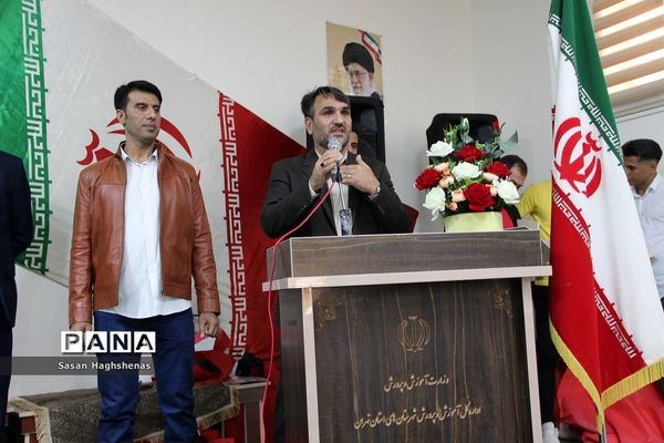 مراسم تجلیل از قهرمانان و مقام‌آوران ورزشی آموزش و پرورش اسلامشهر