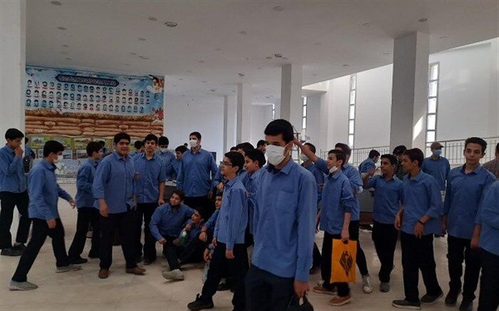 دانش‌آموزان دبیرستان شهید زرگری قم از موزه دفاع مقدس بازدید کردند