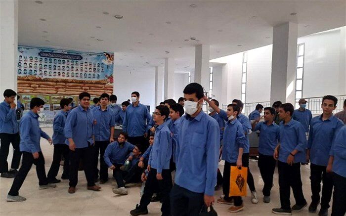 دانش‌آموزان دبیرستان شهید زرگری قم از موزه دفاع مقدس بازدید کردند