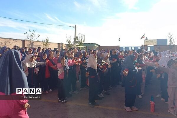 یک روز شاد ورزشی در مدرسه حضرت زینب و خدیجه(س) رودهن