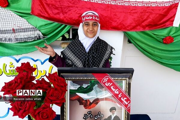پویش لبیک به مقام معظم رهبری در مدارس رودهن