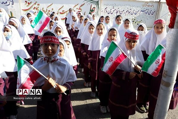 پویش لبیک به مقام معظم رهبری در مدارس رودهن