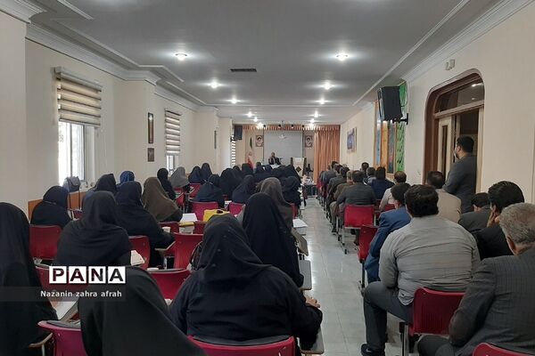 برگزاری نشست بصیرتی در آموزش و‌ پرورش رودهن