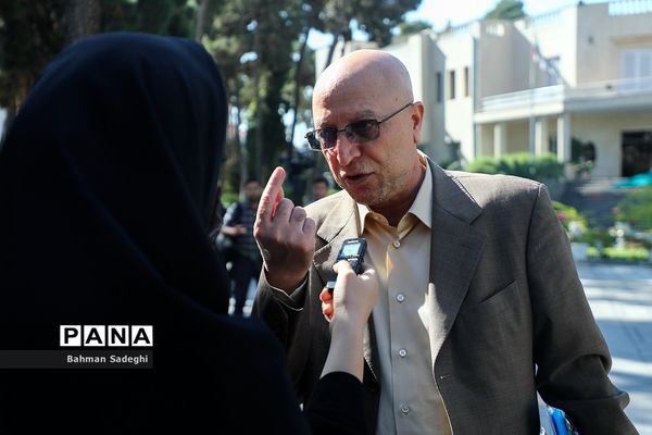 حاشیه جلسه هیات دولت - ۴ آبان