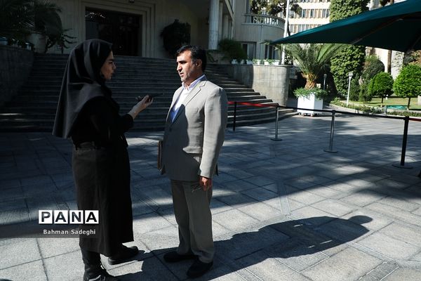 حاشیه جلسه هیات دولت - ۴ آبان