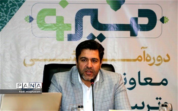 نباید به‌خاطر اجرای برنامه‌های تربیتی از خود دانش‌آموز غافل شد