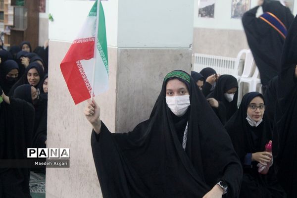 یادواره شهدا و تشییع شهید گمنام در دبیرستان شرافت