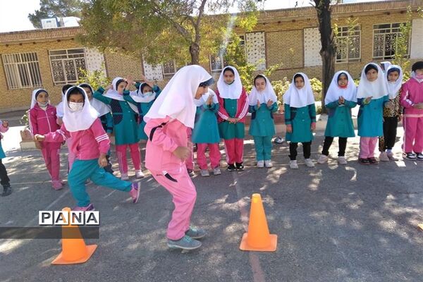 گرامیداشت هفته تربیت‌بدنی در مدارس آباده