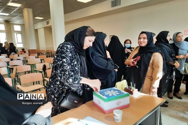 اولین مجمع اولیا و مربیان دبیرستان استعدادهای درخشان شهدای مدافع حرم ملارد