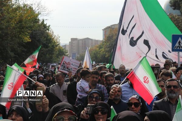 راهپیمایی مردم غیور مشهد در محکومیت حادثه شاهچراغ