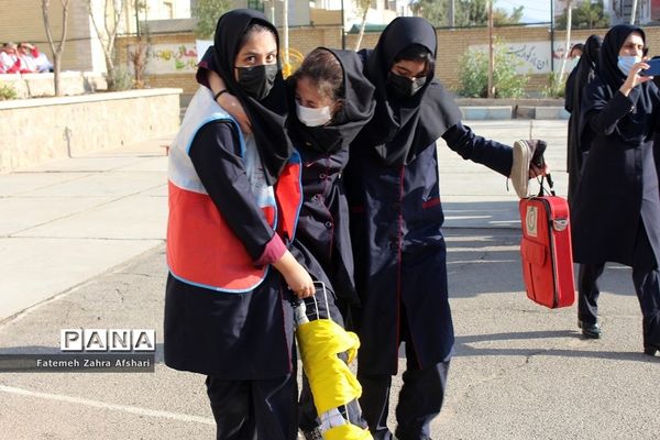 رزمایش استانی پدافند غیرعامل در مدرسه امامی سمنان