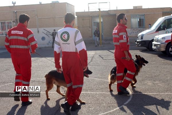 رزمایش استانی پدافند غیرعامل در مدرسه امامی سمنان