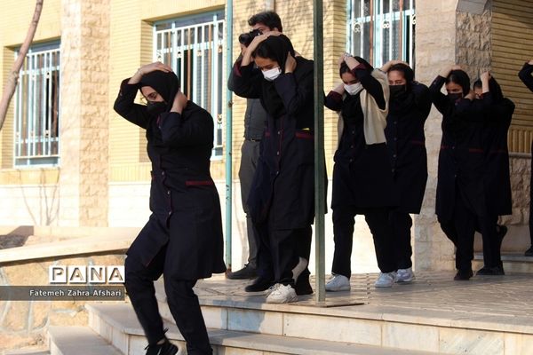 رزمایش استانی پدافند غیرعامل در مدرسه امامی سمنان
