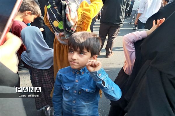 راهپیمایی مردم ملارد به مناسبت حادثه تروریستی شهدای حرم شاهچراغ (ع)