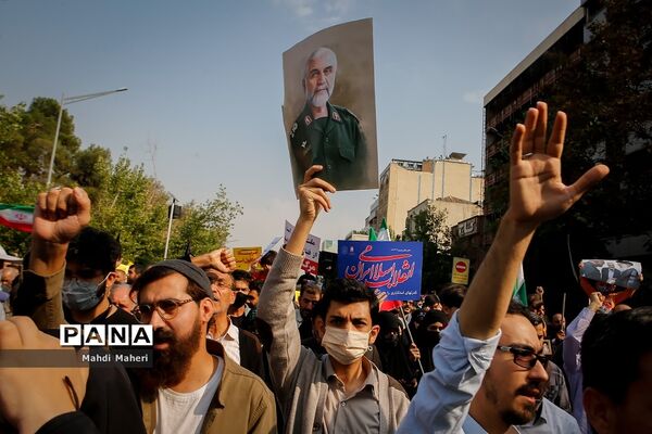 نماز جمعه عبادی _سیاسی تهران و راهپیمایی عظیم سراسری در محکومیت آشوب و ترور