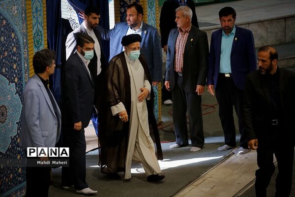 نماز جمعه عبادی _سیاسی تهران و راهپیمایی عظیم سراسری در محکومیت آشوب و ترور