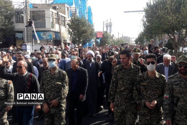 راهپیمایی باشکوه مردم شهرستان قرچک