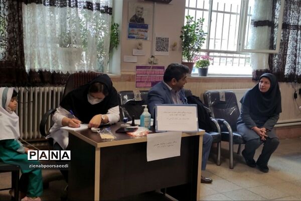 برگزاری طرح ویزیت رایگان دانش‌آموزان در دبستان شهید بنت‌الهدی (س) فیروزکوه