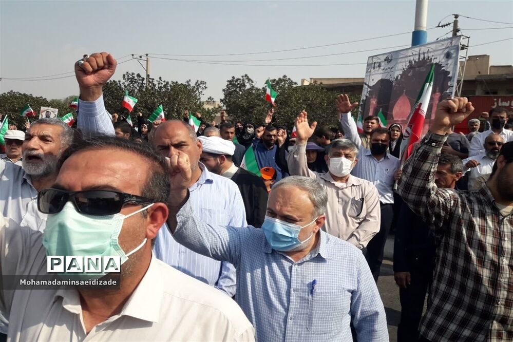 ابراز همدردی نمازگزاران اهوازی با خانواده شهدای شاهچراغ