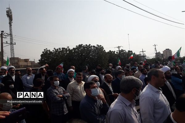 ابراز همدردی نمازگزاران اهوازی با خانواده شهدای شاهچراغ