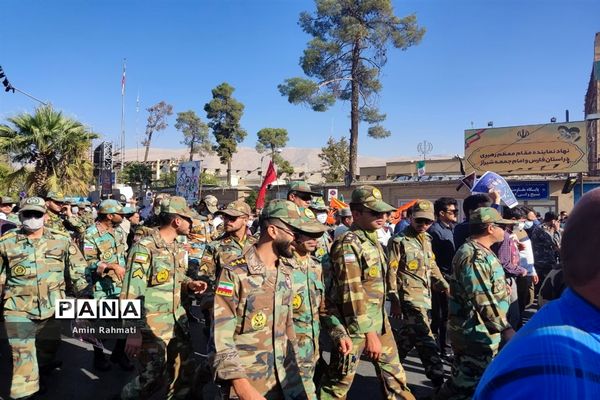 وداع مردم شیراز با پیکر شهدای حمله تروریستی  حرم مطهر شاهچراغ (ع)