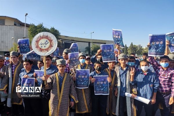 وداع مردم شیراز با پیکر شهدای حمله تروریستی  حرم مطهر شاهچراغ (ع)