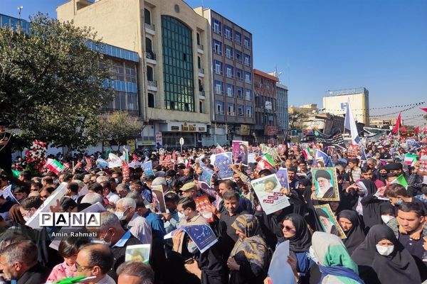 وداع مردم شیراز با پیکر شهدای حمله تروریستی  حرم مطهر شاهچراغ (ع)