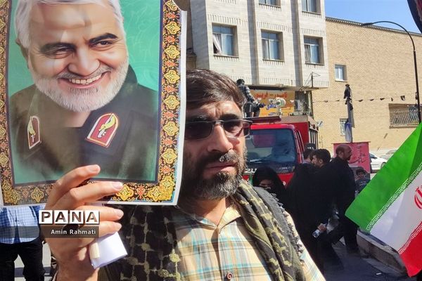 وداع مردم شیراز با پیکر شهدای حمله تروریستی  حرم مطهر شاهچراغ (ع)