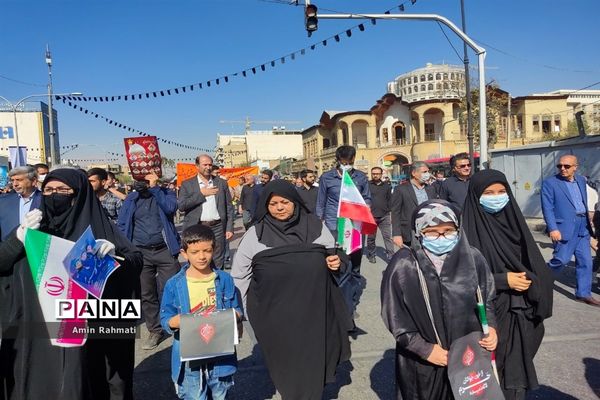 وداع مردم شیراز با پیکر شهدای حمله تروریستی  حرم مطهر شاهچراغ (ع)