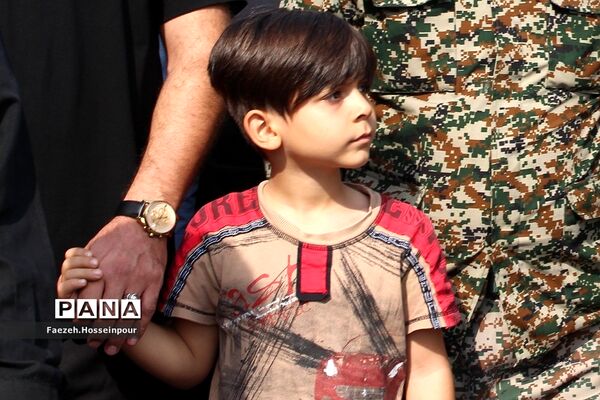 مراسم تشییع و وداع با «شهید امیر‌کمندی» در شهرستان بهارستان