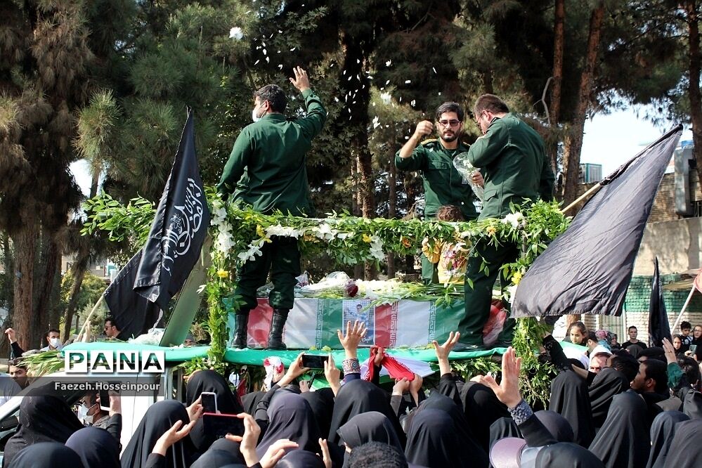 مراسم تشییع و وداع با «شهید امیر‌کمندی» در شهرستان بهارستان