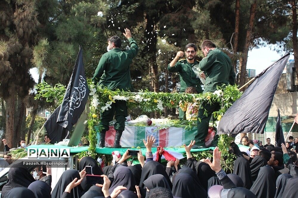 مراسم تشییع و وداع با «شهید امیر‌کمندی» در شهرستان بهارستان