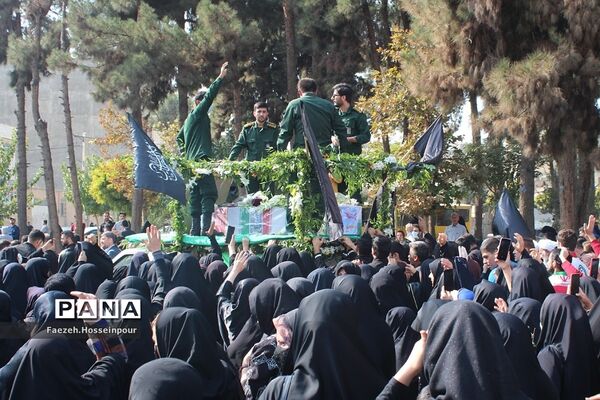 مراسم تشییع و وداع با «شهید امیر‌کمندی» در شهرستان بهارستان
