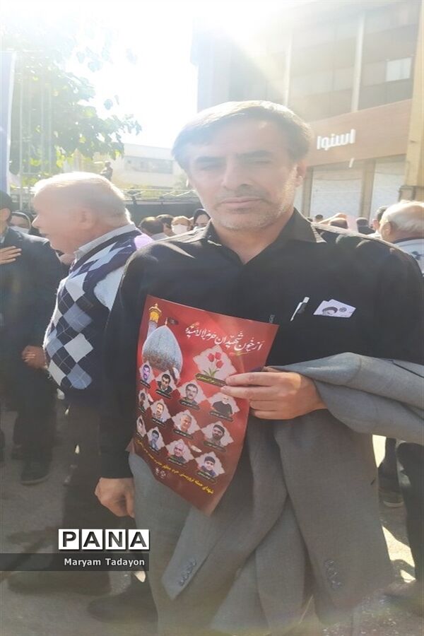 حضور کودکان و نوجوانان در تشییع پیکر شهدای حمله تروریستی در شیراز