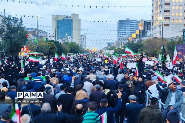 طواف شهدای حمله تروریستی شاه چراغ، به دور حریم منور رضوی و بر بالین مردم شهید پرور خراسانی