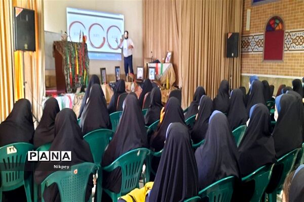 نشست‌های دانش‌آموزی در دبیرستان حجاب منطقه ۱۳